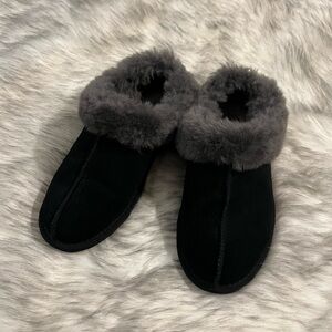 UGG Moraene Black Suede Wool Lining Sheepskin Fur Women’s Slippers 8 Cozy